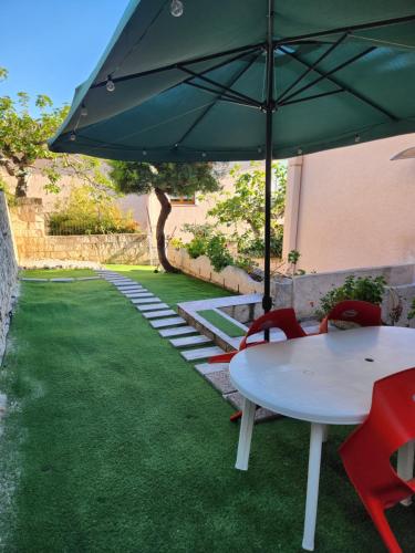 Dārzs, Casa MedeFaby Due in Cuglieri