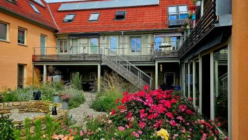 Wohnen im Dreiseitenhof mit Galerieschlafzimmer in Neudietendorf, Deutschland