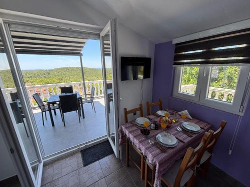View, Apartmani Suzanna, apartman a in Mirista