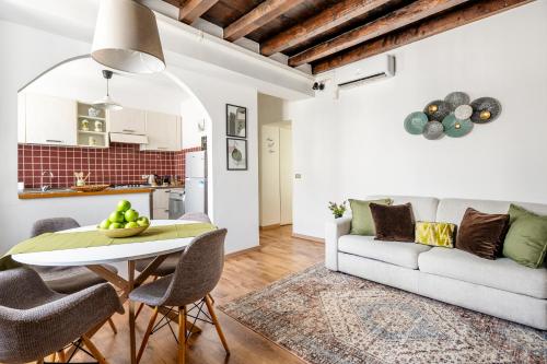 Elegant Apartment in Paolo Sarpi - Milano Center
