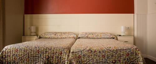 Hostal San Vicente II - image 2