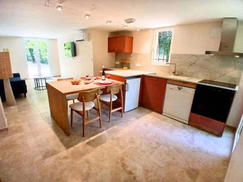 Maisonette - Swimming Pool - Barbecue - Wi-Fi - Air Conditioning - Parking in Menglon