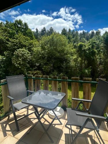 Studio ensoleillé avec piscine - Location saisonnière - Cazaubon
