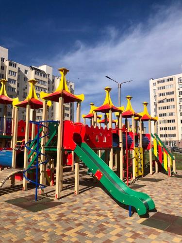 Lekeplass, New Marine Apartment in Koblevo