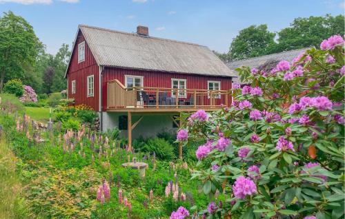 Hotelli välisilme, 2 Bedroom Beautiful Home In Knared in Tommared