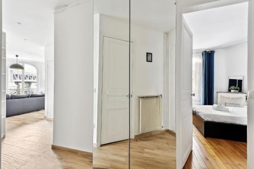 BnBNova - 2BR - Eiffel Tower & Grenelle - image 6