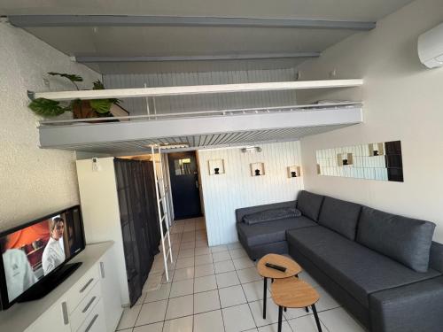 Studio mezzanine