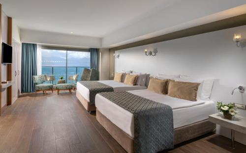 King Suite with Sea View