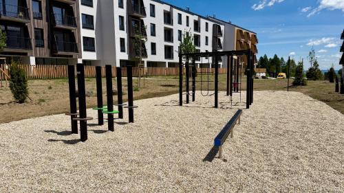 Játszótér, Apartment Friends Gerlachov, Vysoke Tatry - free indoor parking in Gerlachov