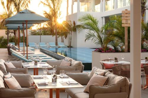 ห้องอาหาร, Hotel Indigo Turks & Caicos Grace Bay by IHG in โพรวิเดนเชียลส์