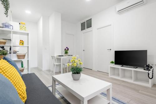 Shared lounge/TV area, Apartment 2 Coslada Metro 6pax in San Fernando de Henares