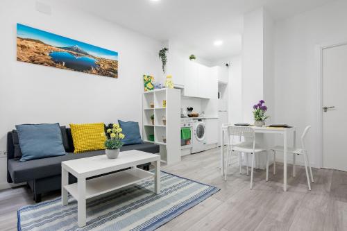 Shared lounge/TV area, Apartment 2 Coslada Metro 6pax in San Fernando de Henares