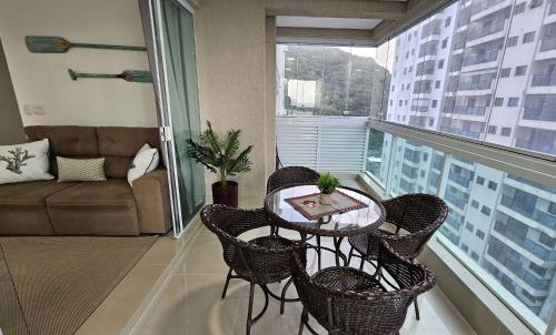 Balcony/terrace, Vista pro mar - Otima Localizacao - Praia das Pitangueiras near Rasa Manjari