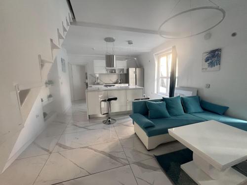 The Square Republic Apts