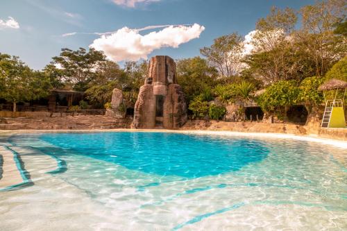 Peldbaseins, Güembé Hotel Lodge & Resort (Guembe Hotel Lodge & Resort) in Colinas del Urubo