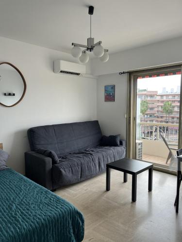 Studio avec balcon Plage & gare à pied
