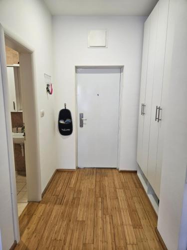 City Stay apartman sa balkonom - image 4