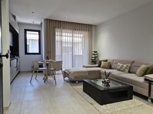 Dapur, Luxury Apartments Chotrana, Soukra in Ariana