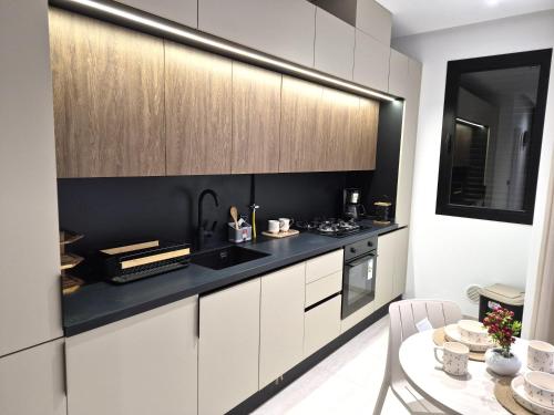 Dapur, Luxury Apartments Chotrana, Soukra in Ariana