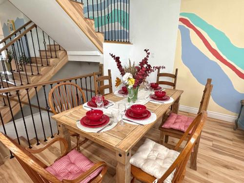 HUGE Family Home 3BR 3BA Sleeps 12 in Portkolborna (ON)