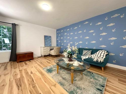 HUGE Family Home 3BR 3BA Sleeps 12 in Portkolborna (ON)