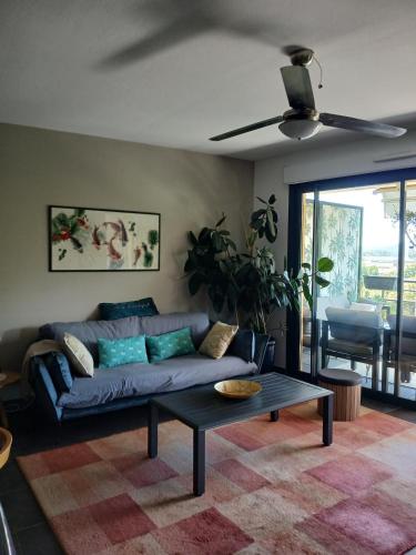 Pleasant, quiet 3-room apartment, - Location saisonnière - La Roquette-sur-Siagne