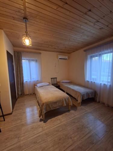 Shen toon cottage in Sanaina