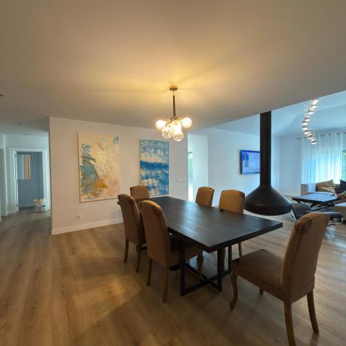 Luxury Villa Cascais Pool Garden in อัลเดยา เด ชูโซ
