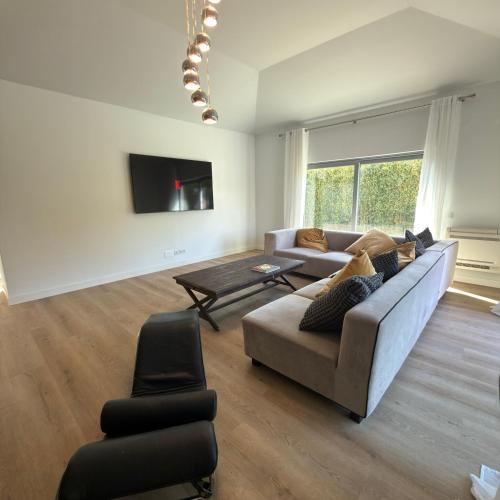 Luxury Villa Cascais Pool Garden in อัลเดยา เด ชูโซ