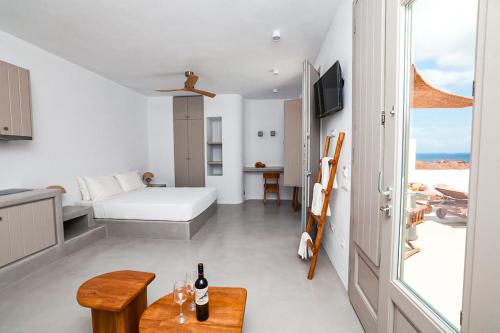 مسبح, Thimari Lodge in Exo Gialos Thiras