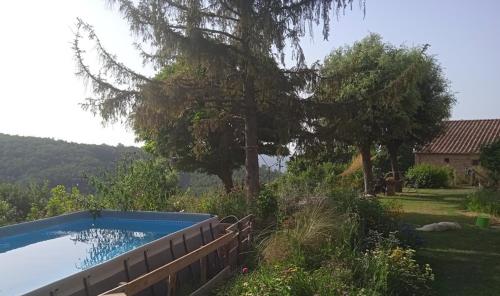 مسبح, La Casa nel Bosco in Cantalena