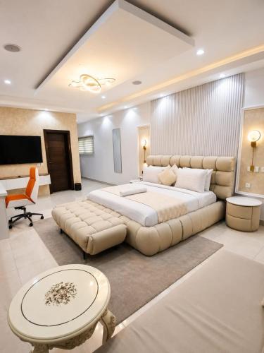 NO 5 Hotel - Lekki