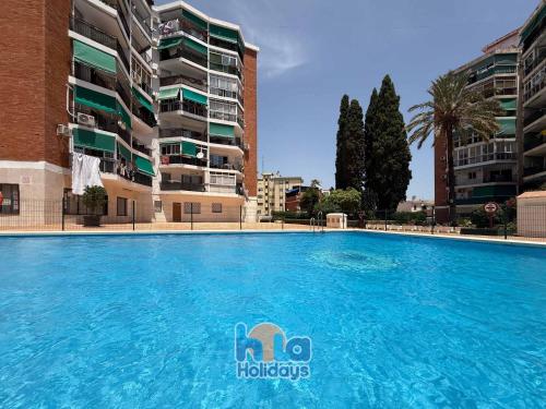 Estudio recién reformado, piscina, cerca de playa y centro