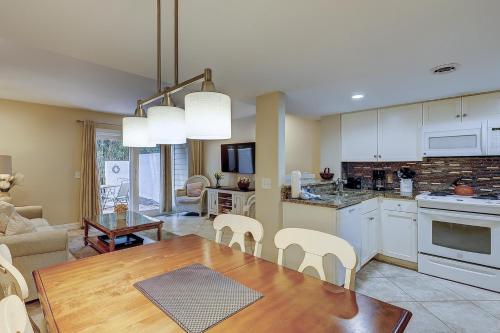 2 Bedrooms, 2 Bathrooms, Sleeps seven Bikes & Beach Gear included in 힐튼 헤드 아이랜드 (SC)