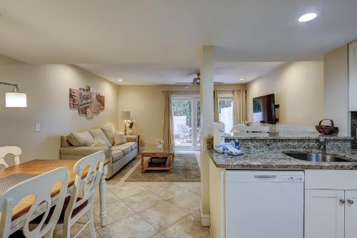 2 Bedrooms, 2 Bathrooms, Sleeps seven Bikes & Beach Gear included in 힐튼 헤드 아이랜드 (SC)
