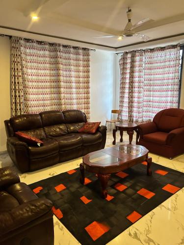Vip holiday inn in Aburi