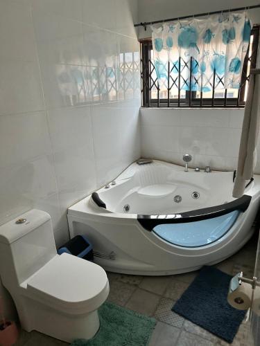 Vip holiday inn in Aburi