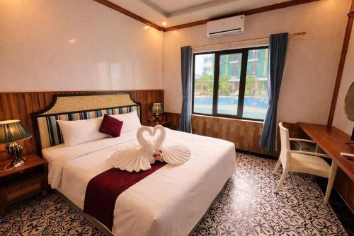 Minh Chau Beach Resort in Quan Lan Island