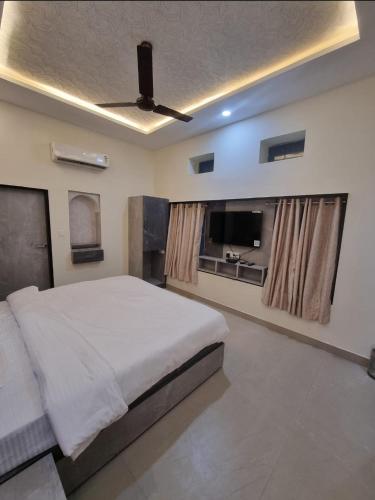 Green Villa - Entire Villa, Family Suites, Luxury Rooms with Kitchen at peaceful location -200 mtrs - Udaipur Green Villa - Entire Villa, Family Suites, Luxury Rooms with Kitchen at peaceful location -200 mtrs - Udaipur