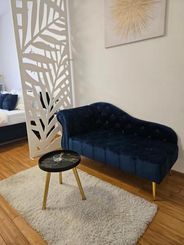 City Stay apartman sa balkonom - image 5