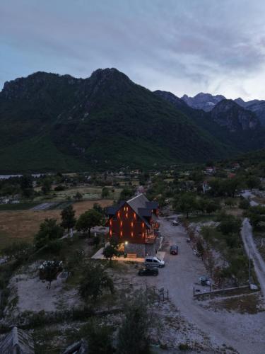 Заобикаляща среда, Old Mill Heritage Hotel in Nderlysaj