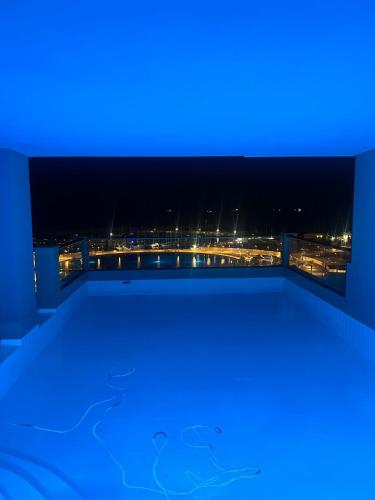Marina penthouse in แอชดัด