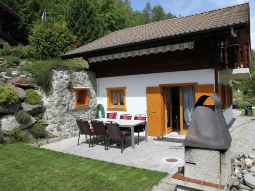 Spacious Chalet in Saclentse Basse Nendaz near Ski Area - Nendaz