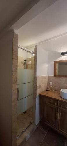 L'Appart' de L'Ostal - 43m2 - Saint Hilaire d'Ozilhan - 4 étoiles (L'Appart' de L'Ostal - 43m2 - Saint Hilaire d'Ozilhan - 4 etoiles) in Saint Hilaire D'Ozilhan