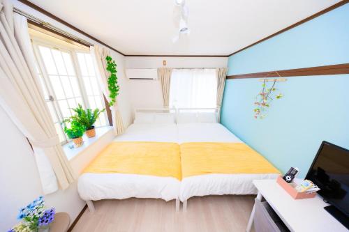 Bed, HANAMIZUKI Cozy Apt near Kamakura & Yokohama in Sakae