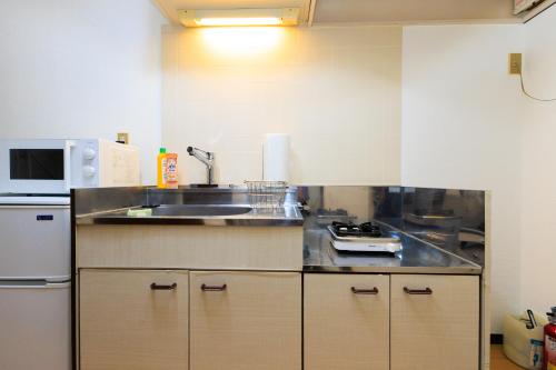 Kitchen, HANAMIZUKI Cozy Apt near Kamakura & Yokohama in Sakae