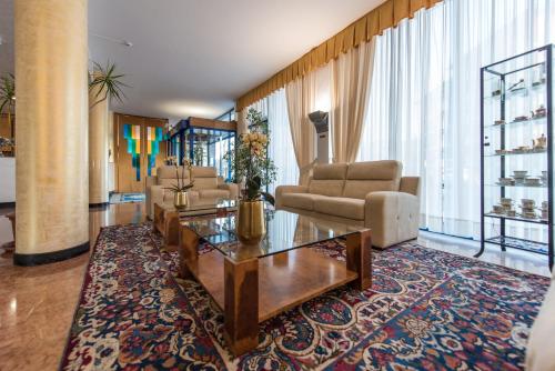 共用Lounge/電視區, 克里斯塔爾酒店 (Hotel Krystal) in 布索倫格