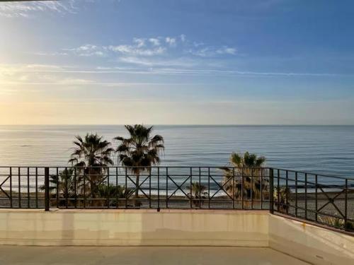BeachLine Penthouse - SeaLine Apartments