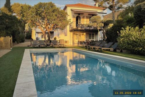 Charmante maison de vacances pour un séjour relaxant, F52