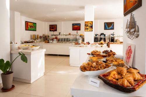 Corfu Hotel in 阿亞那帕